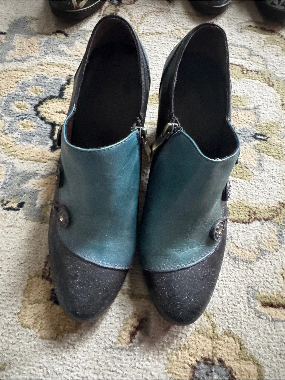 Women's Teal and Black Button Accent Leather Heels